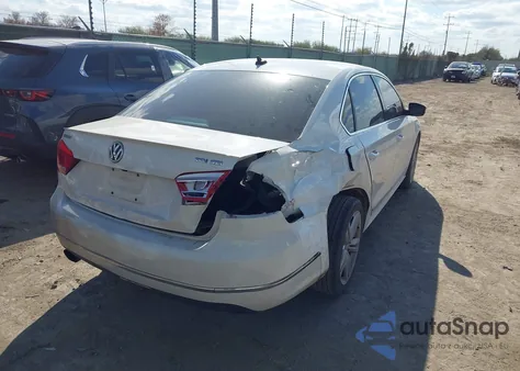 2014 Volkswagen Passat 2.0L Tdi Sel Premium z USA, uszkodzony, nr VIN 1VWCN7A31EC070920